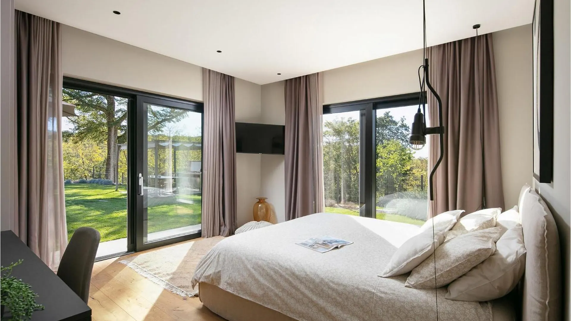 Villa Ulmus Karojba بيت للعطل